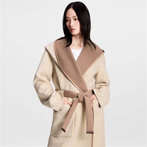 Reversible Signature Hooded Wrap Coat .